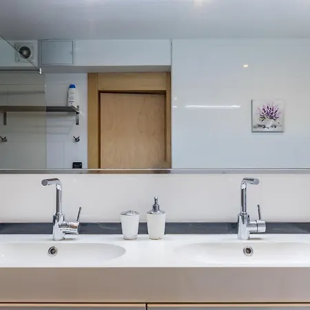 New! Lovely 3-bedroom Loft In