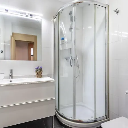 Apartament New! Lovely 3-bedroom Loft In