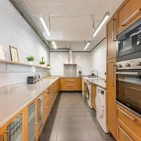 Daire New! Lovely 3-bedroom Loft In *