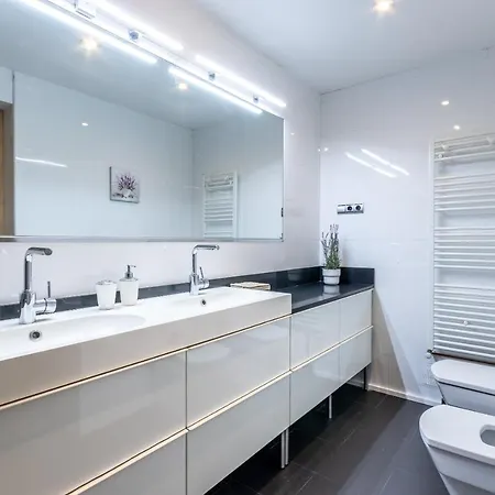 New! Lovely 3-bedroom Loft In