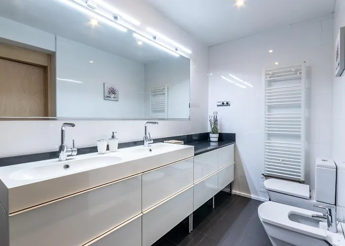 New! Lovely 3-bedroom Loft In