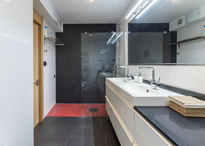 New! Lovely 3-bedroom Loft In Апартаменти *