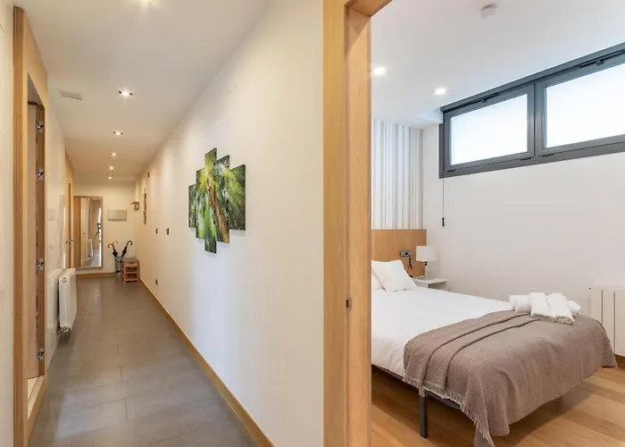 Апартаменти New! Lovely 3-bedroom Loft In Більбао