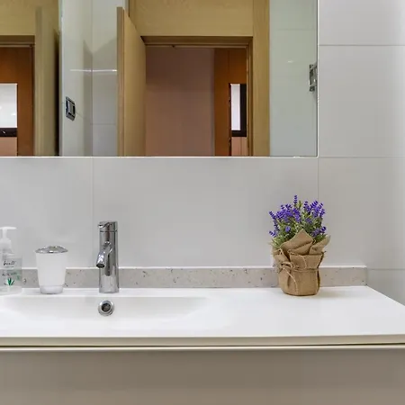 New! Lovely 3-bedroom Loft In Lejlighed