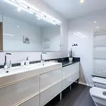 New! Lovely 3-bedroom Loft In