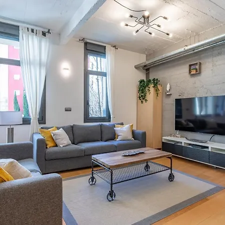 Апартаменты New! Lovely 3-bedroom Loft In Бильбао